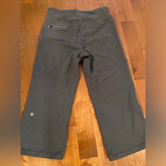 Lululemon wide straight leg crops - Picture 1 of 3